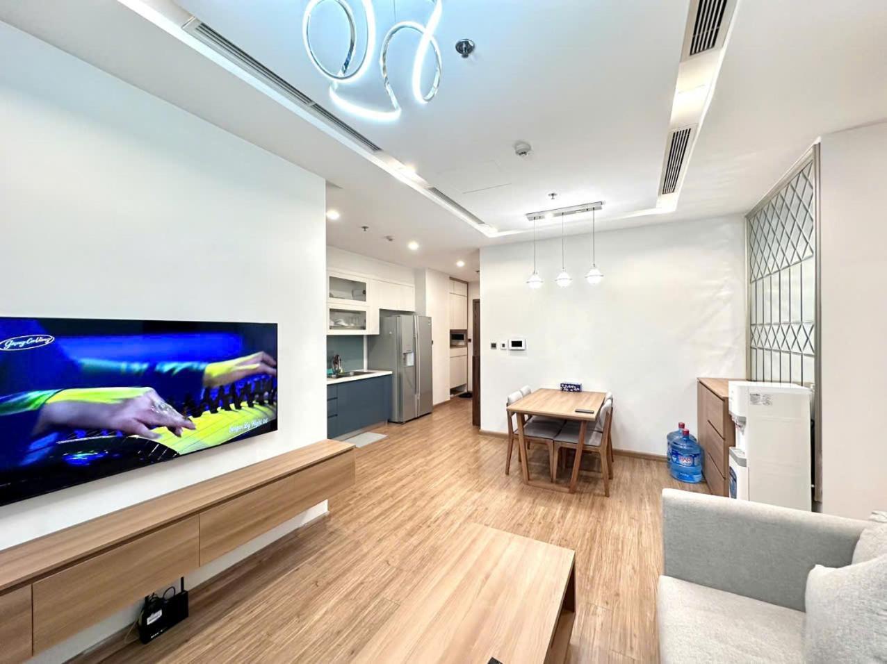 Luxury Apartment In Vinhomes Metropolis Hanoi Exterior photo
