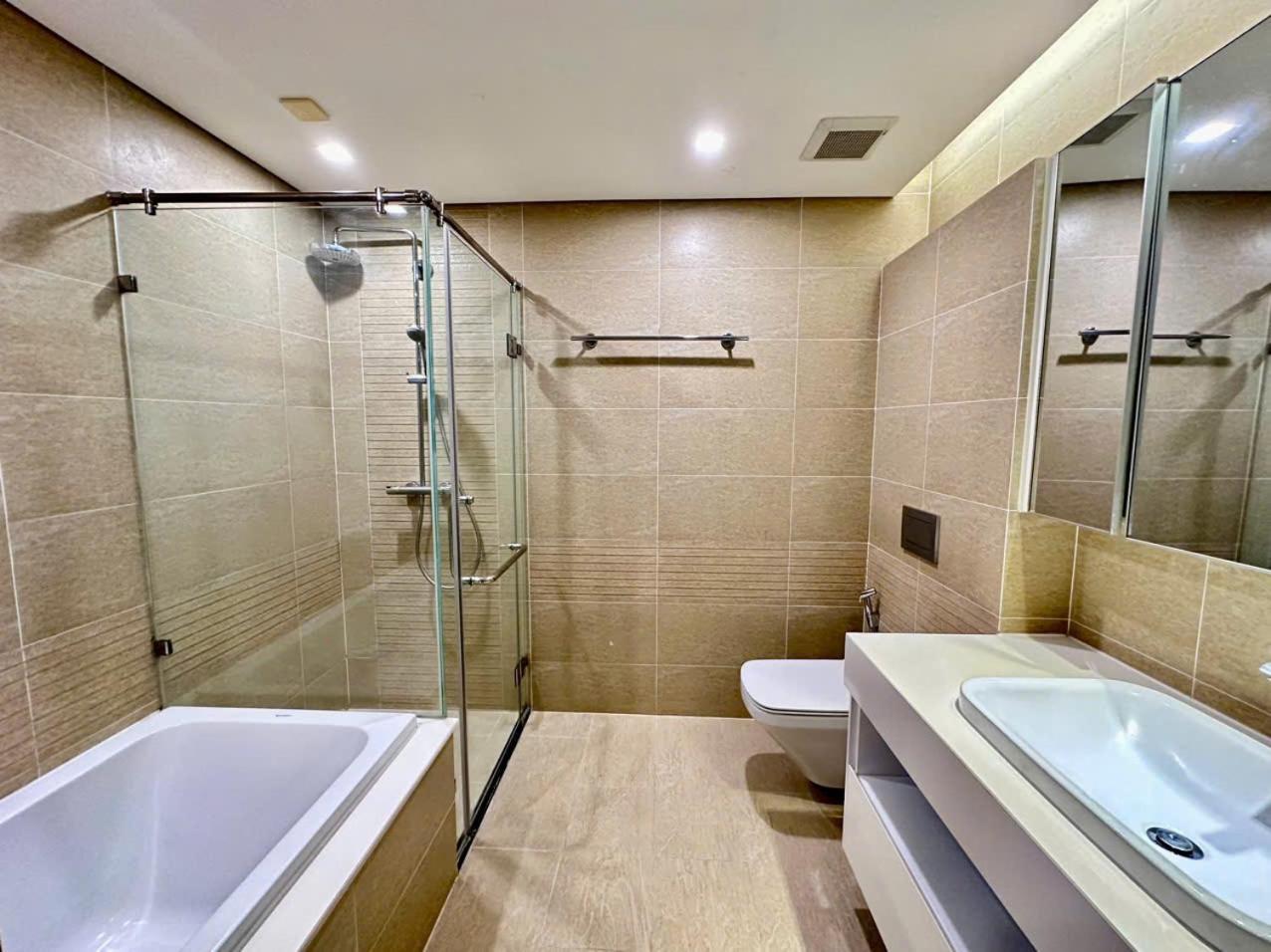 Luxury Apartment In Vinhomes Metropolis Hanoi Exterior photo