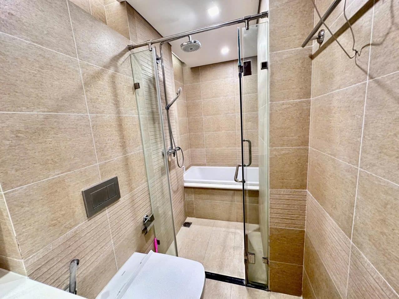 Luxury Apartment In Vinhomes Metropolis Hanoi Exterior photo